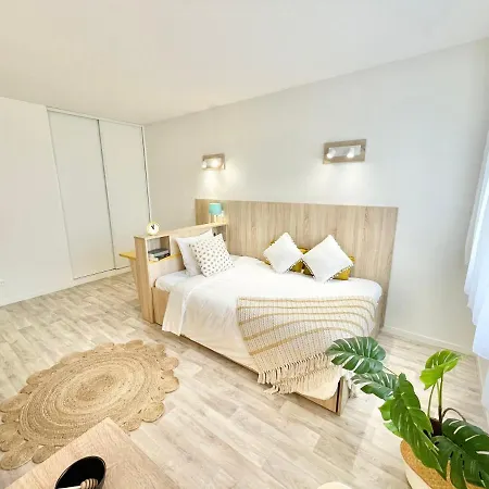 Hotel apartamentowy Sweetly Saint Augustin Bordeaux